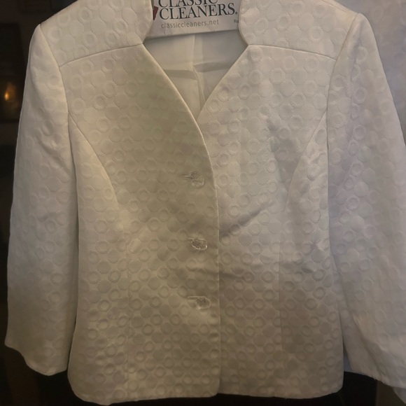 Meet your Posher, Danielle - Picture 5 of 6